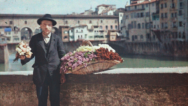 Anonyme Aufnahme: Blumenverkäufer vom Ponte Vecchio, Florenz, nach 1907.