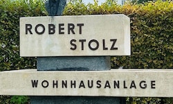 Jetzt ist auch die Robert Stolz-Siedlung „unter der Haube“. Glück für die Mieter: Sie wurde von ...
