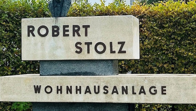 Jetzt ist auch die Robert Stolz-Siedlung „unter der Haube“. Glück für die Mieter: Sie wurde von ...