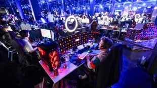 Die weltgrößte deutsche Computerspiele-Messe Gamescom beginnt mit einem Aussteller-Rekord.