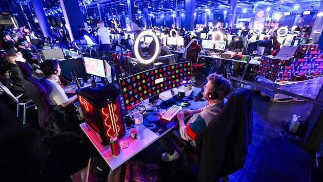 Die weltgrößte deutsche Computerspiele-Messe Gamescom beginnt mit einem Aussteller-Rekord.