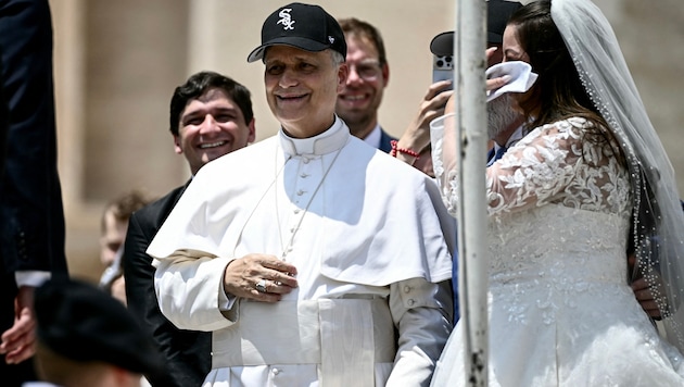 Die „Vanity Fair“ kürt Papst Leo für seinen unkonventionellen Stil – etwa, weil er gerne ...