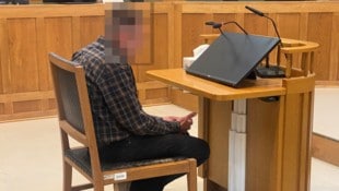 Wie ein Häufchen Elend saß der Angeklagte im Verhandlungssaal.
