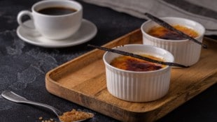 Gerade wegen seines bitteren Geschmacks sorgt der Kaffee bei diesem Dessert für einen spannenden ...