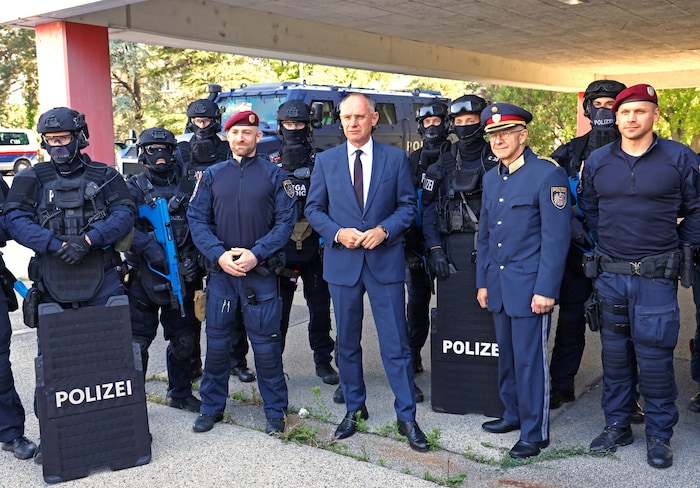 Im Innenministerium tobt ein Kampf um eine Dienstzeitenreform.