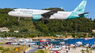 Der Flughafen von Skiathos gehört zu den gefährlichsten Planespotting-Orten auf der Welt – jedes ...