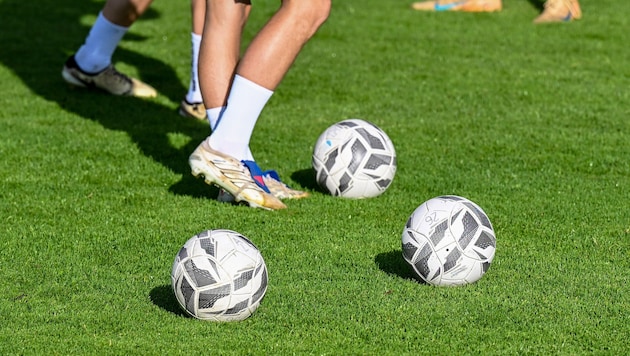 Rabiat ging es bei einer „Aussprache“ in der Kabine des Fußballklubs zu.