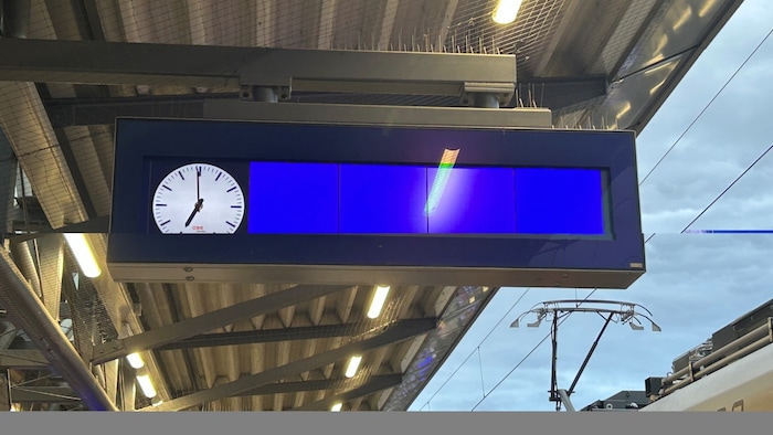 Auch ärgerlich – wenn man am Bahnsteig steht, und nicht weiß, ob der Zug am Bahnsteig jetzt der ...