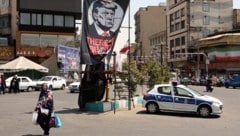 Die iranische Führung hat den wirtschaftlichen Druck der USA als „wirkungslos“ bezeichnet ...