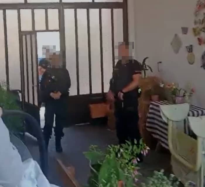 Zahlreiche Polizisten begleiteten die Abnahme.