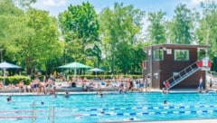 In Spanien verschmutzen vor allem Kinder und Jugendliche das Wasser in Freibädern mit Fäkalien. ...