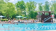 In Spanien verschmutzen vor allem Kinder und Jugendliche das Wasser in Freibädern mit Fäkalien. ...