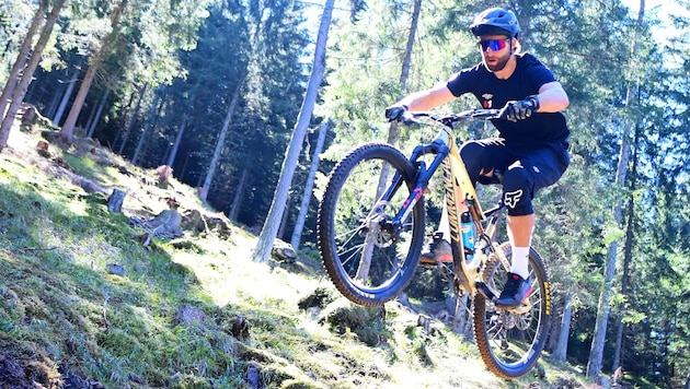 Marco Schwarz auf dem nach ihm benannten Mountainbike-Trail in Bad Kleinkirchheim.