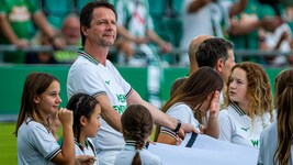 Peter Schöttel und Co. präsentierten das neue Trikot von Rapid.