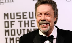 Als Pennywise und Dr. Frank-N-Furter wurde er weltberühmt. Jetzt ist Tim Curry im Alter von 80 ...