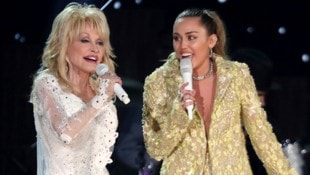 Nach dem Tod von Dolly Parton nahm Miley Cyrus nun mit bewegenden Worten Abschied von ihrer ...