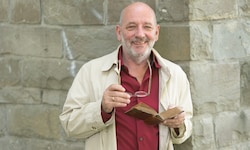 Robert Schneider (65) erinnert sich an sein erstes Buch, das zuerst nur abgelehnt wurde.