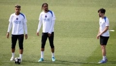 Bradley Barcola (m.) wird seine Karriere wohl beim FC Liverpool fortsetzen.