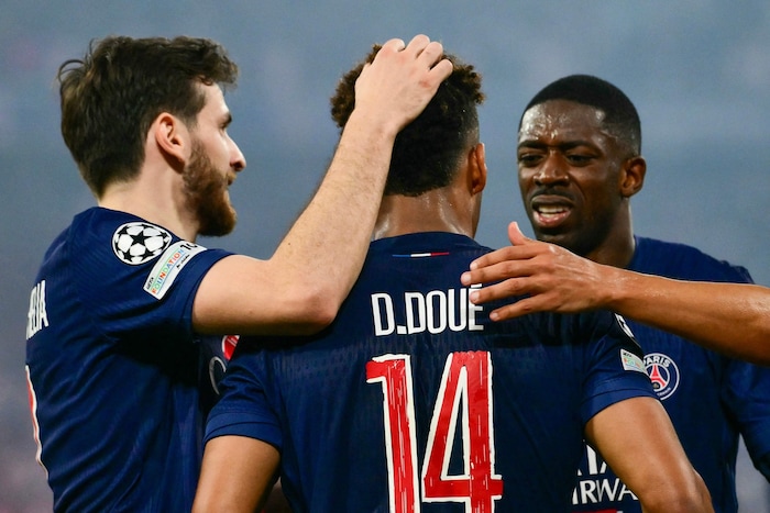 Khvicha Kvaratskhelia, Desire Doue und Ousmane Dembele (v.l.n.r.)