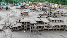 Die Sturzflut mit darauffolgenden verheerenden Überschwemmungen im Himalaya-Gebiet hat am ...