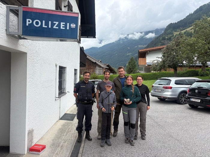 Mountain police officer Gregor Gatt, mountain guide Marco Stern, and Andreas Rothfischer (from ...