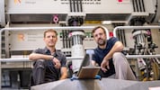 Laborleiter Julian Torggler und Institutsleiter Ferdinand Pospischil (re.) freuen sich über das ...