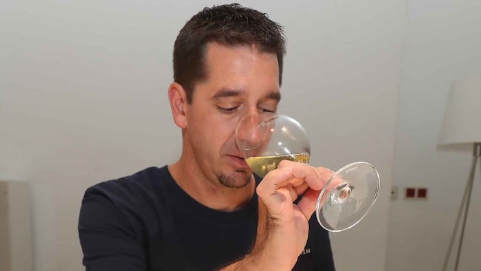 Christian Zechmeister beim Verkosten.
