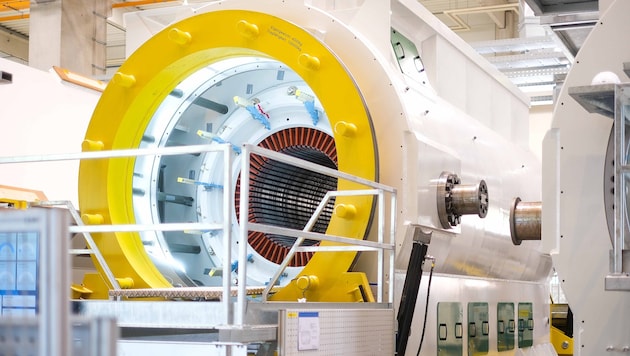 Die Turbogeneratoren wiegen bis zu 300 Tonnen.