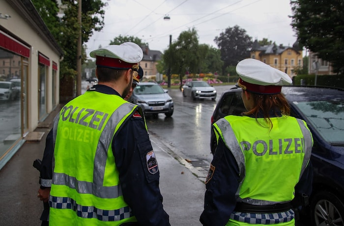 Die Polizei kontrollierte fallweise die Sperre der Altstadt.