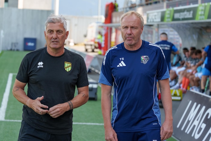 Lustenau-Trainer Markus Mader mit Ex-WSG Tirol Trainer Thomas Silberberger.