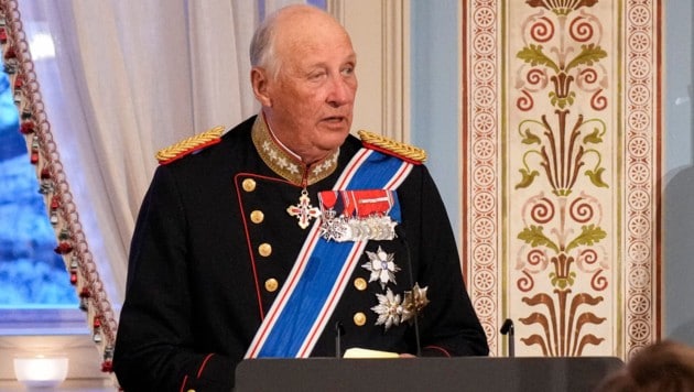 Das Königshaus sagte am Donnerstag alle Termine ab, um sich noch von dem Monarchen verabschieden ...