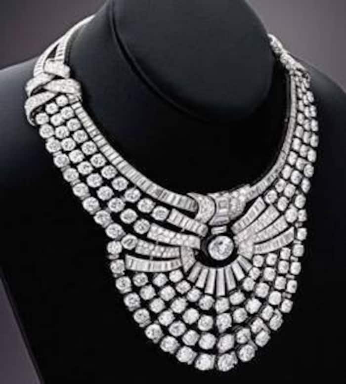 Neben den Tätern wird nun auch fieberhaft nach diesem Collier gesucht.