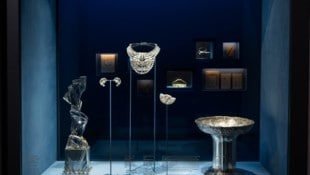 Das Collier bei der Ausstellung „Glanzstücke“ vor dem Coup