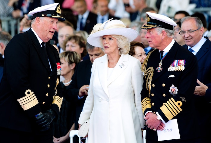 König Harald mit Königin Camilla und König Charles auf einem Foto aus dem Jahr 2014