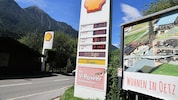 Erschreckende Werte warten auf Autofahrer bei der Tankstelle.