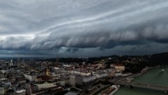 Heute soll es am Himmel noch richtig rundgehen (Symbolfoto).