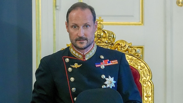 Haakon bei seinem ersten Auftritt als König von Norwegen: Der 53-Jährige traf am Freitag im ...
