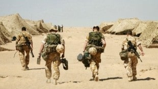 Zu Beginn der Irak-Invasion zählen die Streitkräfte der „Koalition der Willigen“ rund 250.000 ...
