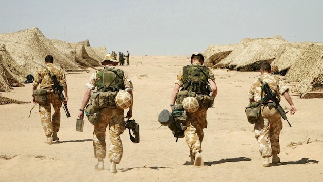 Zu Beginn der Irak-Invasion zählen die Streitkräfte der „Koalition der Willigen“ rund 250.000 ...
