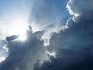 Nach den teils heftigen Niederschlägen beruhigt sich die Wetterlage am Samstag – und auch die ...