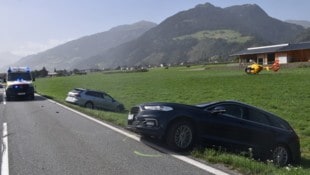 Die beiden Fahrzeuge wurde in die Böschung geschleudert.