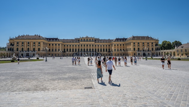 Auch in Österreich ist die Monarchie historisch eng mit der eigenen Geschichte verbunden