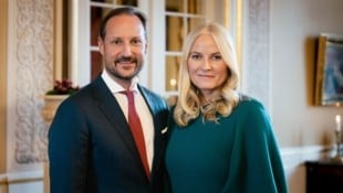 Haakon und Mette-Marit sind seit dem heutigen Freitag König und Königin von Norwegen. Seit 25 ...