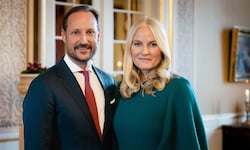 Haakon und Mette-Marit sind seit dem heutigen Freitag König und Königin von Norwegen. Seit 25 ...