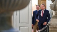 Manfred Haimbuchner (li.) hat das Amt von Landeshauptmann Thomas Stelzer im Visier. In einer ...