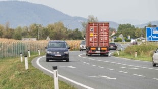 Mit der Maut soll die teure Erhaltung der Straßen bezahlt werden.