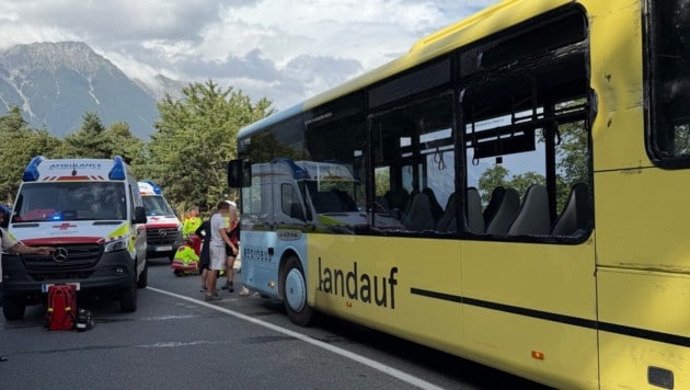 Der Unfall forderte acht Verletzte. 