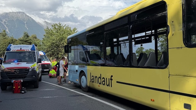 Der Unfall forderte acht Verletzte.