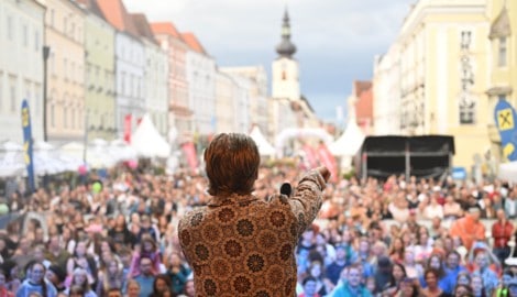 Thorsteinn Einarsson heizte mit einem Feuerwerk an Hits der Menge beim – wegen des Wetters ...