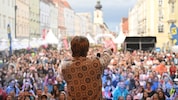 Thorsteinn Einarsson heizte mit einem Feuerwerk an Hits der Menge beim – wegen des Wetters ...